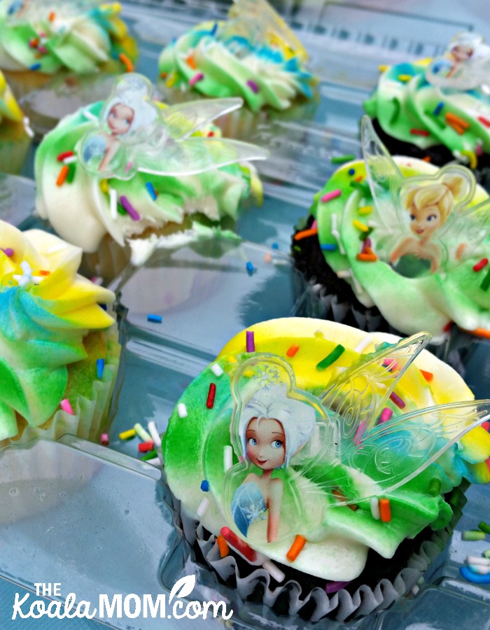 Periwinkle cupcakes for Lily's 6th birthday party