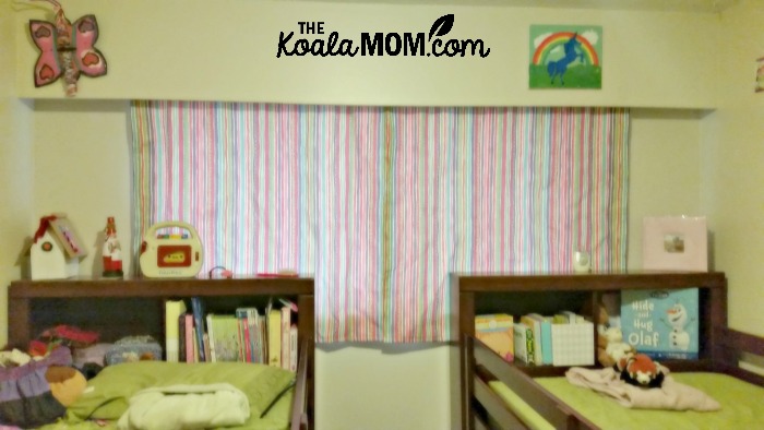 Curtains in the girls' room - an easy way to make a house your home