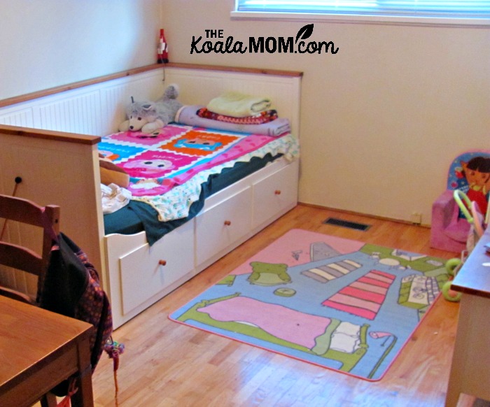 Kids area rug - an easy way to make a house your home