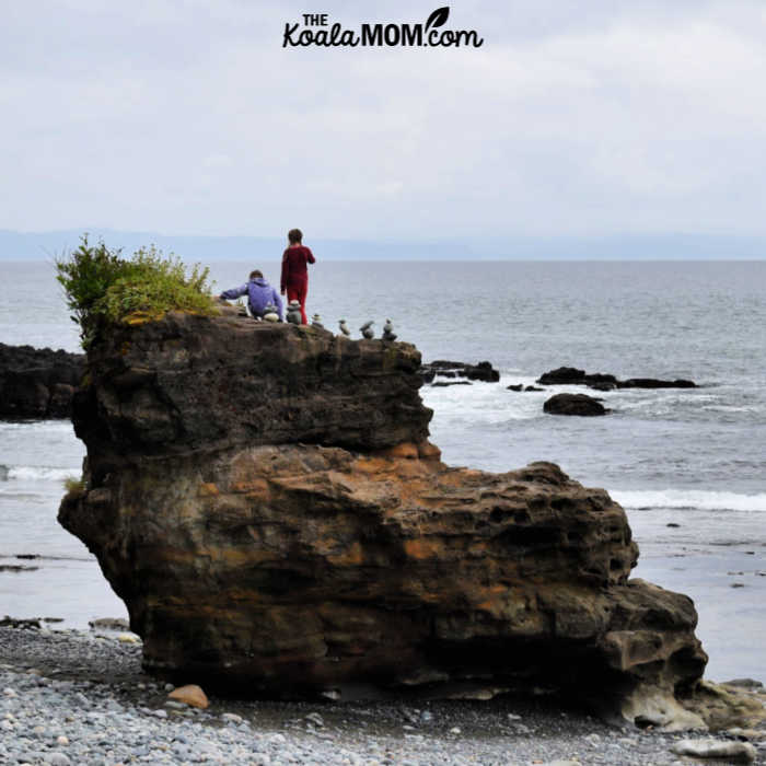 Kids bouldering at Chin Beach.