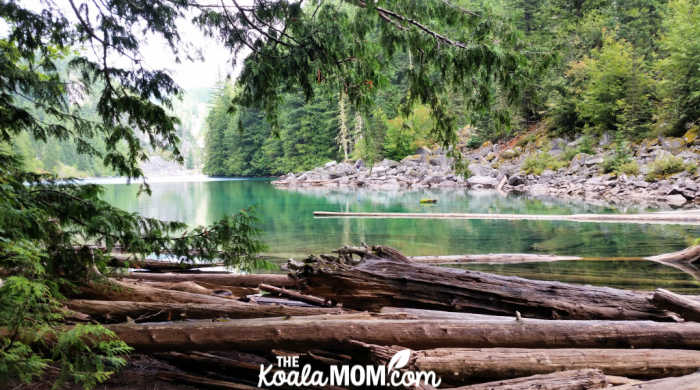 The first view hikers get of the blue-green waters of Lindemann Lake.