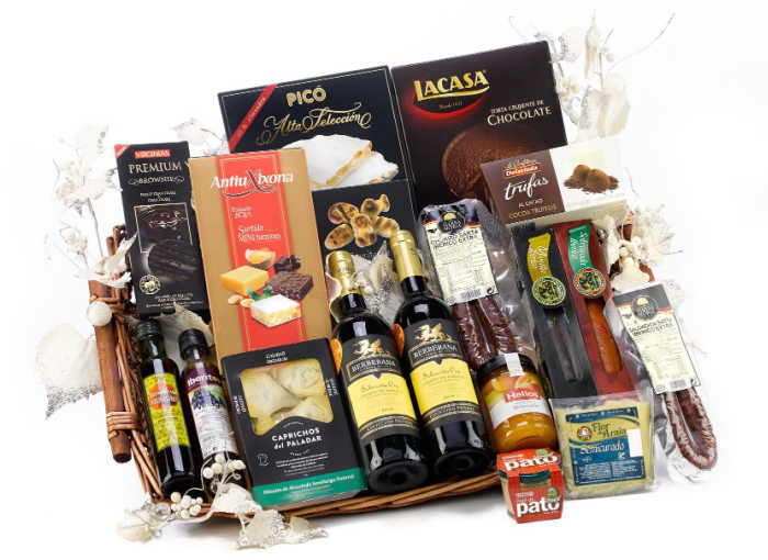 Tasty food hamper. Image by Cestas De Navidad Cestas y Lotes from Pixabay 